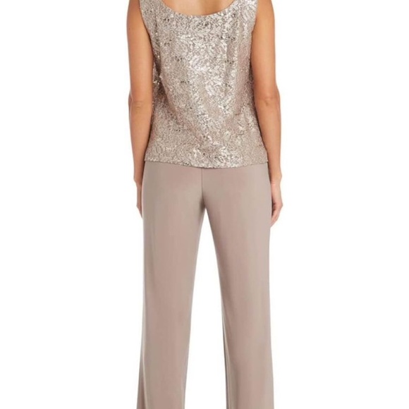 Get ready for the holidays, “NEW”R&M Richards Womens Sequined Lace Pant Suit - Picture 7 of 7